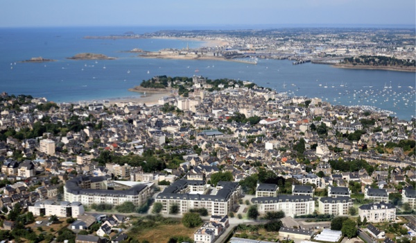 Vue aérienne programme neuf Newquay 2 Central Park à Dinard
